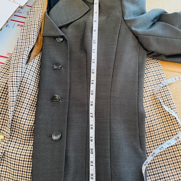 Kasper Gray Double-Breasted Blazer with Notched Lapels - Picture 14 of 16